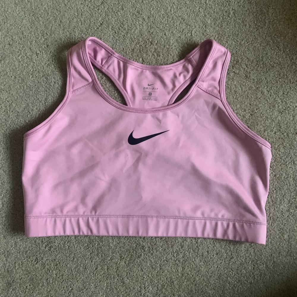 Nike BRAND NEW sports bra